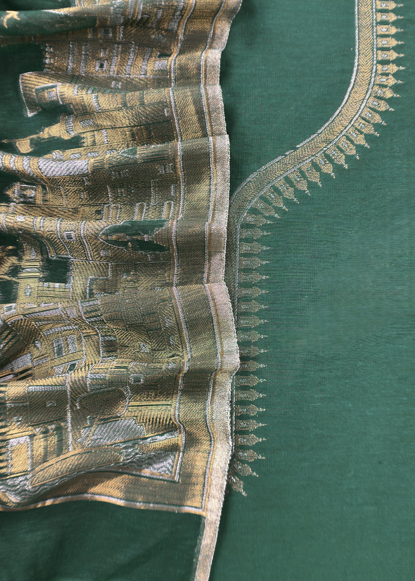 Green Kani Silk Suit With Kani Zari Weaving