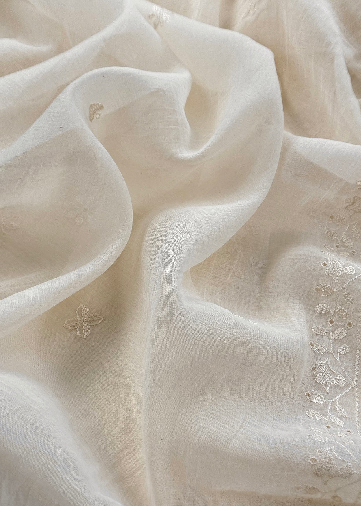 Handloom mulmul unstitched suit fabric

