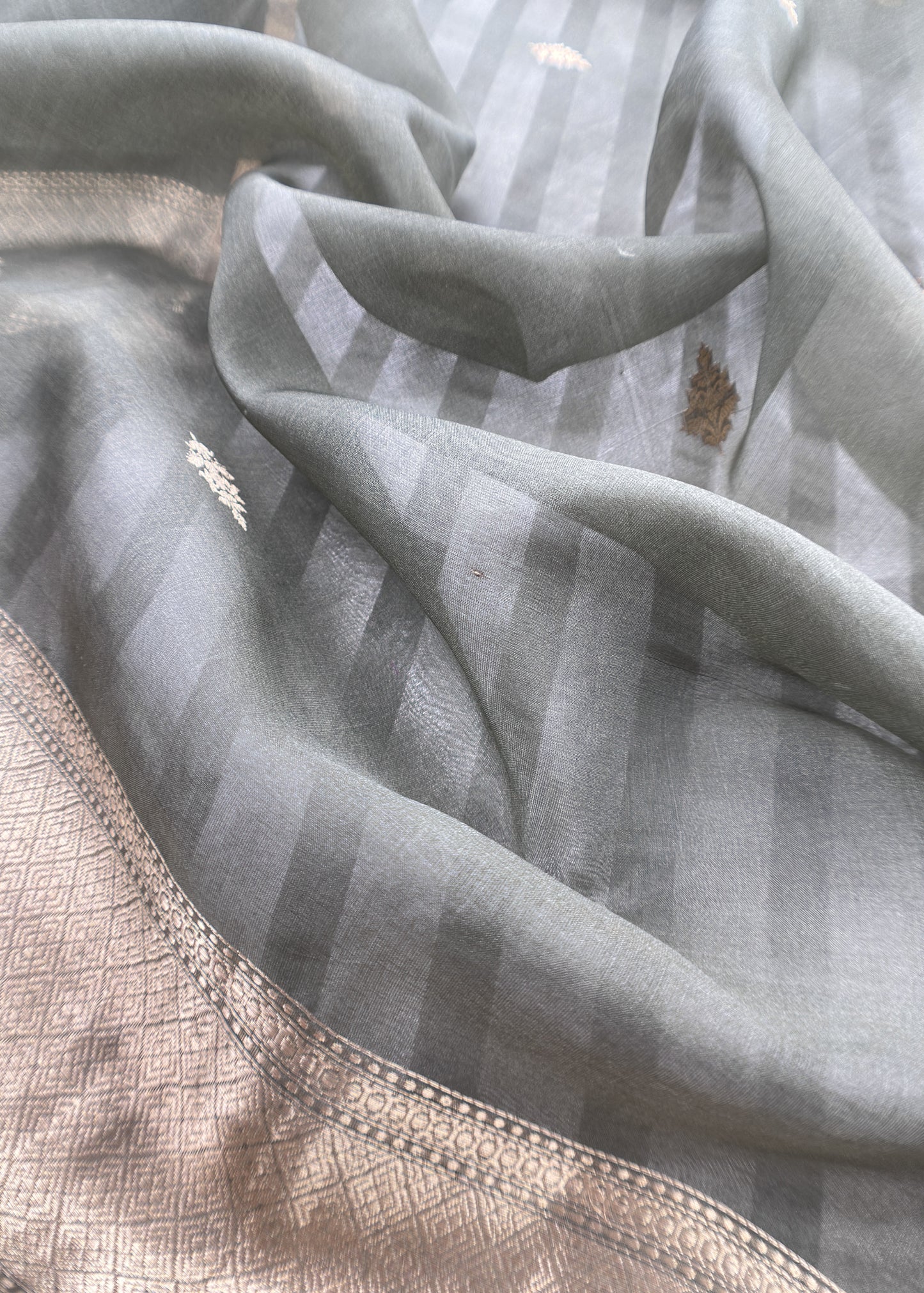 Gary Zari Woven Handloom Silk Suit Fabric