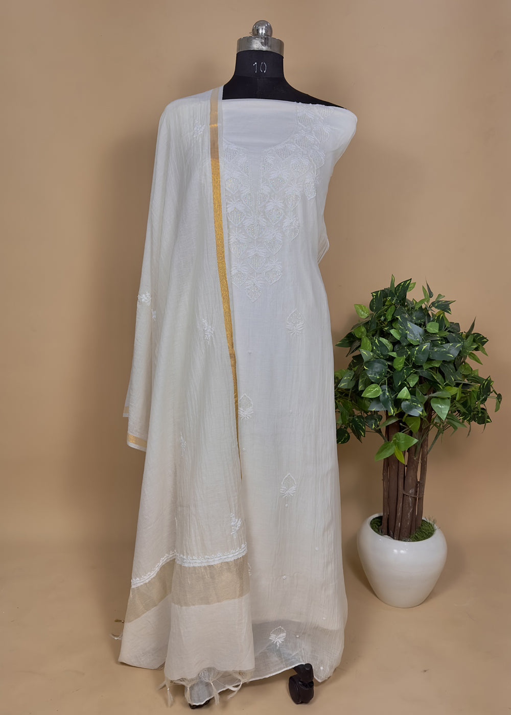 Lakhnavi Mul Chanderi Suit With Chikankari Work