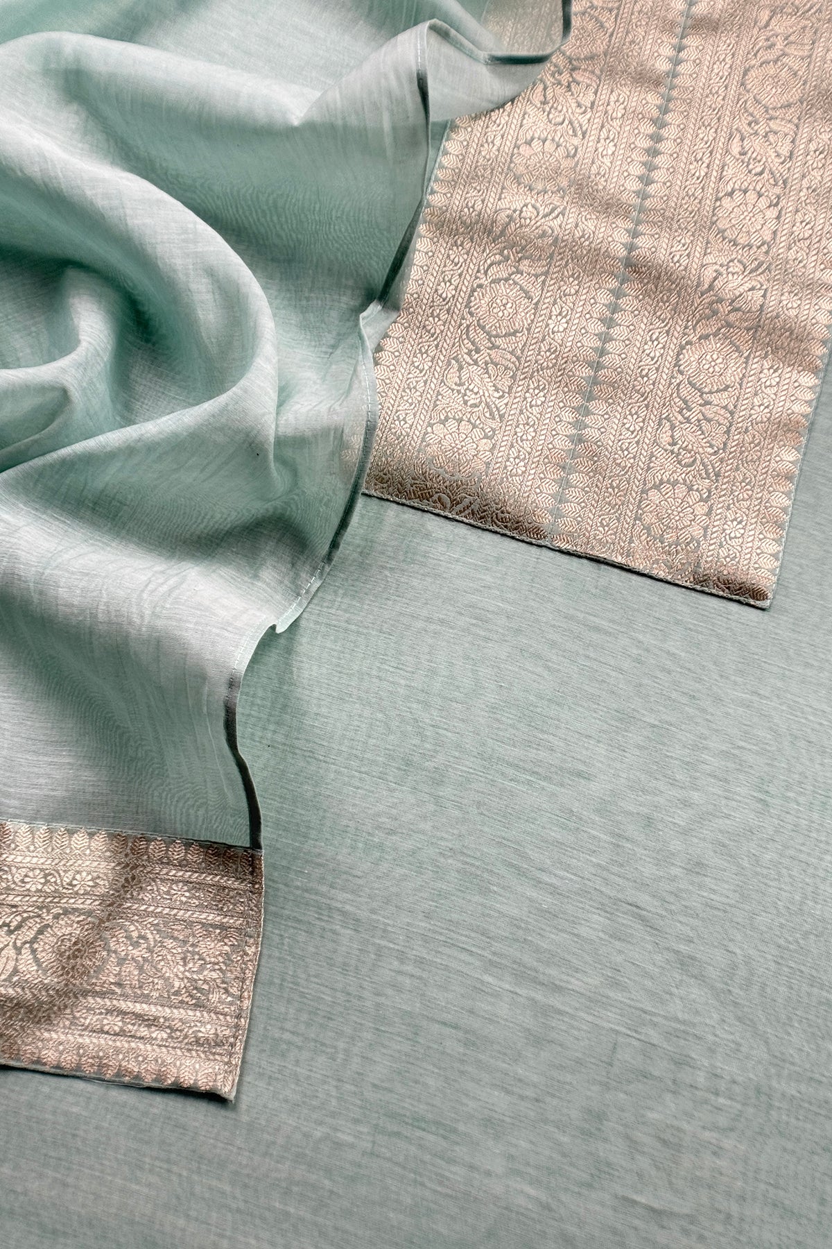 Mulmul unstitched suit gifting for women

