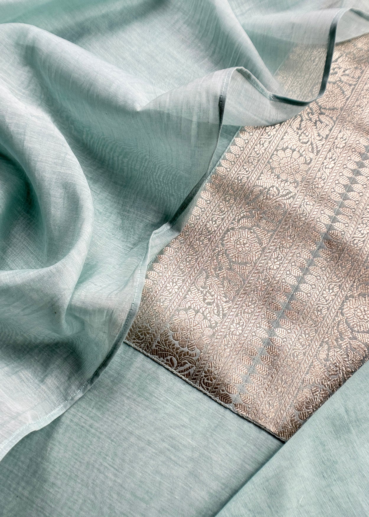 Summer wear mulmul unstitched suit with dupatta

