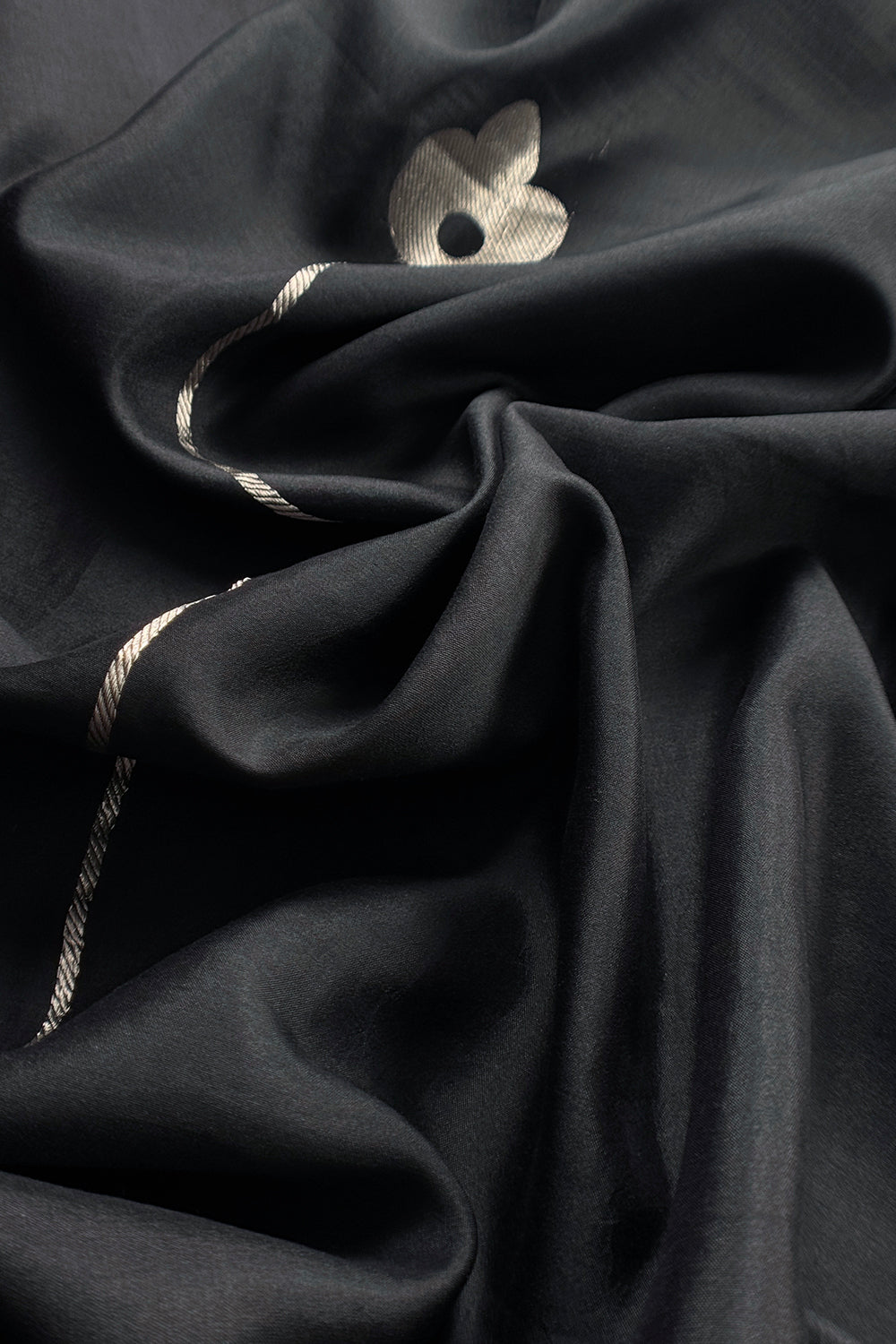 Festive wear silk unstitched suit with kadwa weaving

