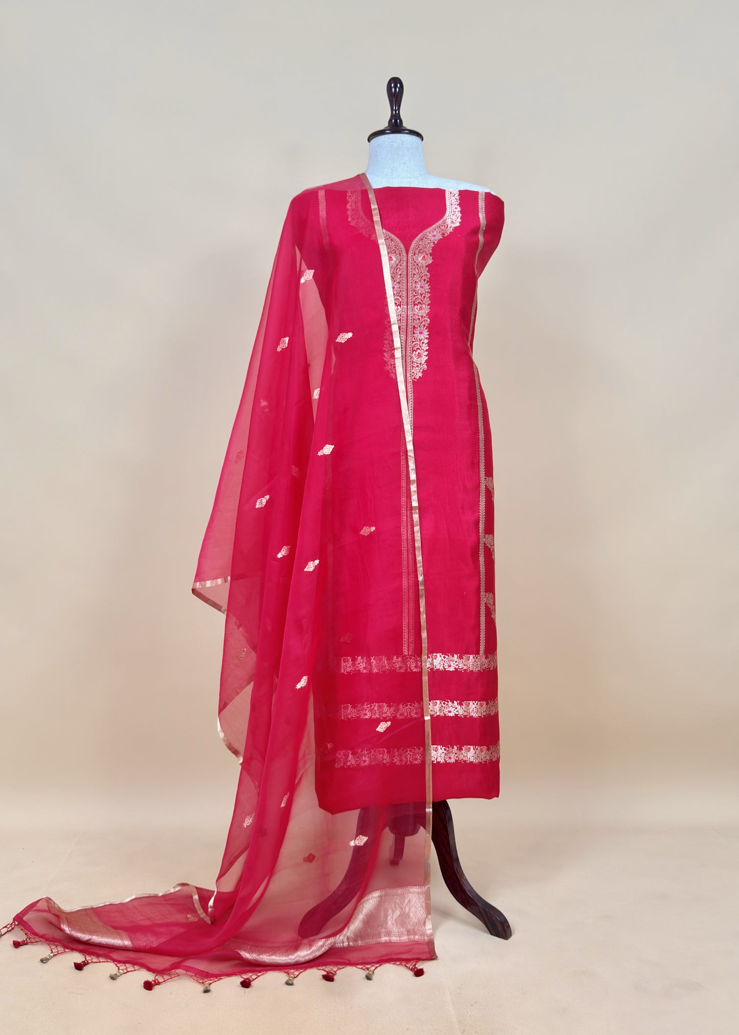 Crimson Red Handloom Silk Kurta And Kora Silk Dupatta With Kadwa Weaving