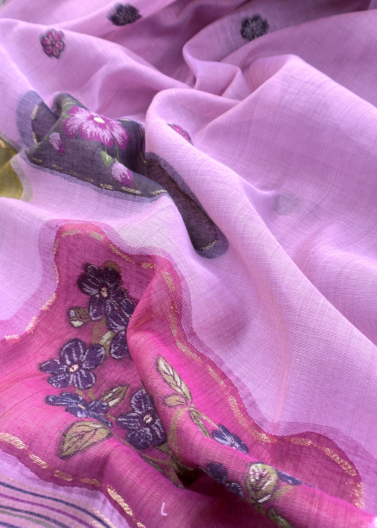 jamdani weaved suit for gifting mom

