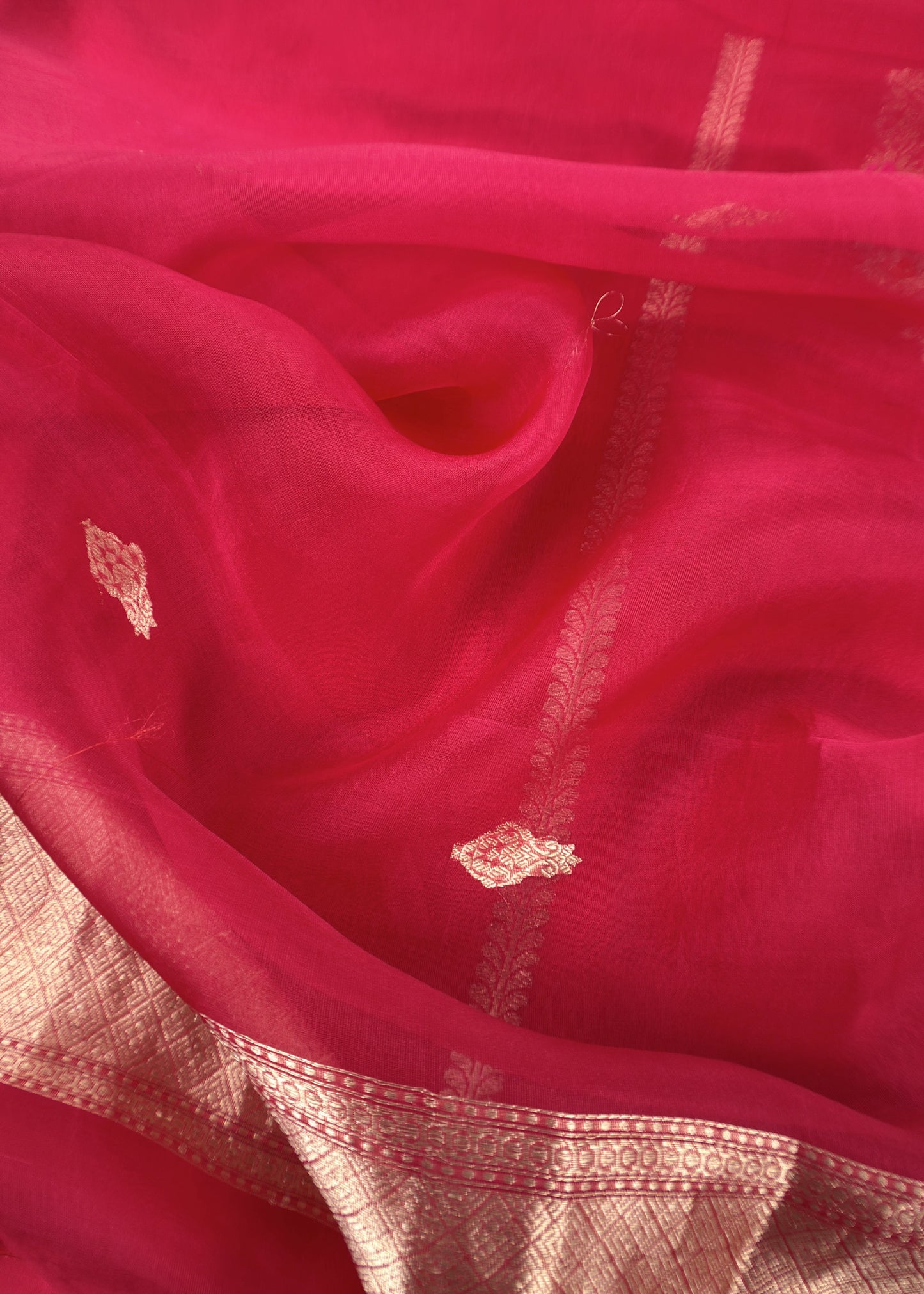 Crimson Red Handloom Silk Kurta And Kora Silk Dupatta With Kadwa Weaving