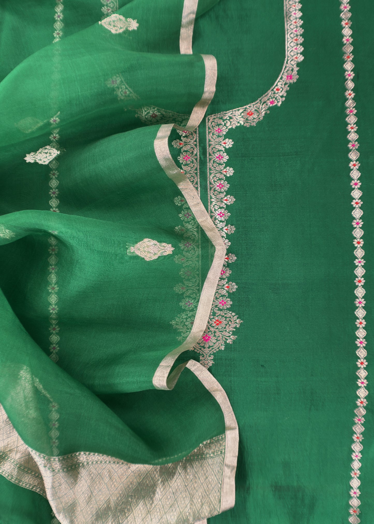 Emerald Green Handloom Silk Kurta And Kora Silk Dupatta With Kadwa Weaving