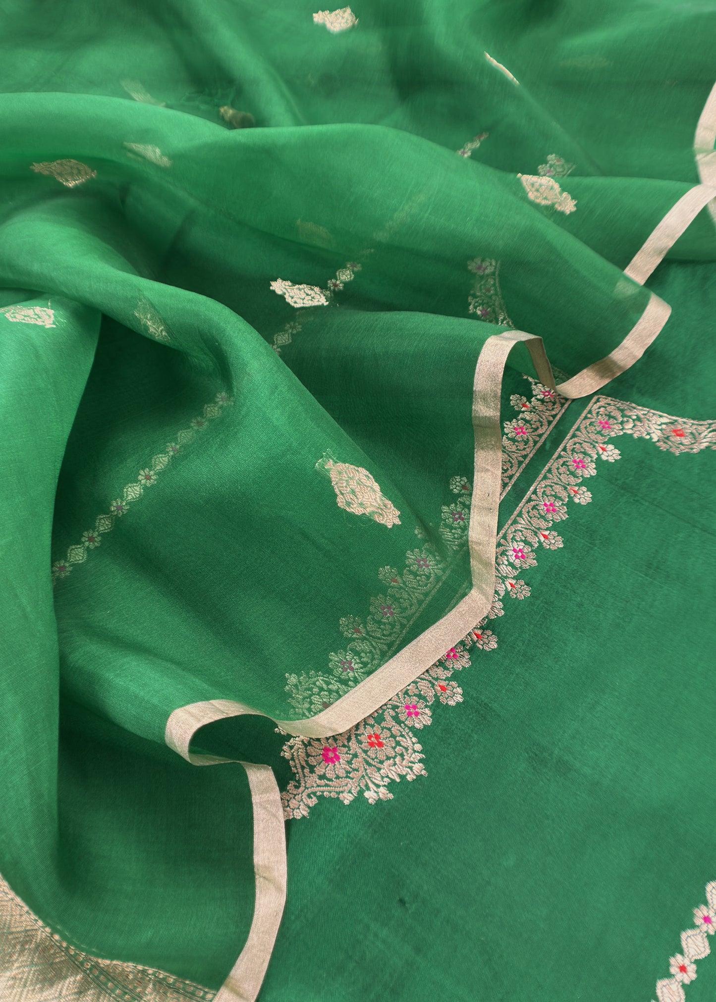 Emerald Green Handloom Silk Kurta And Kora Silk Dupatta With Kadwa Weaving