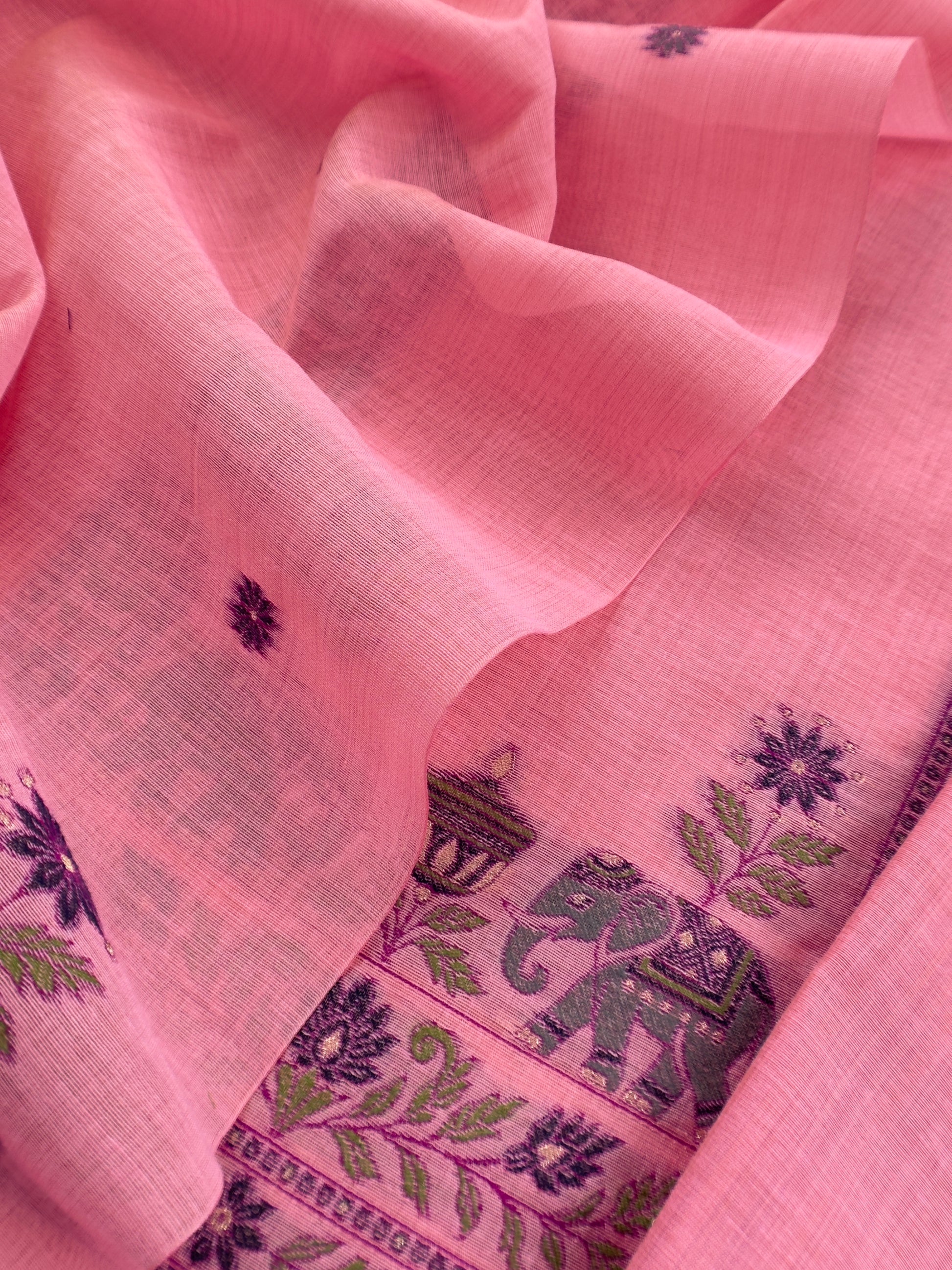 jamdani weaved suit for gifting mom

