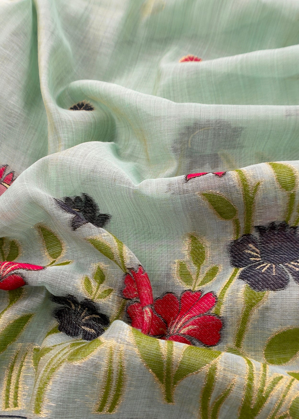 jamdani weaved suit for gifting mom

