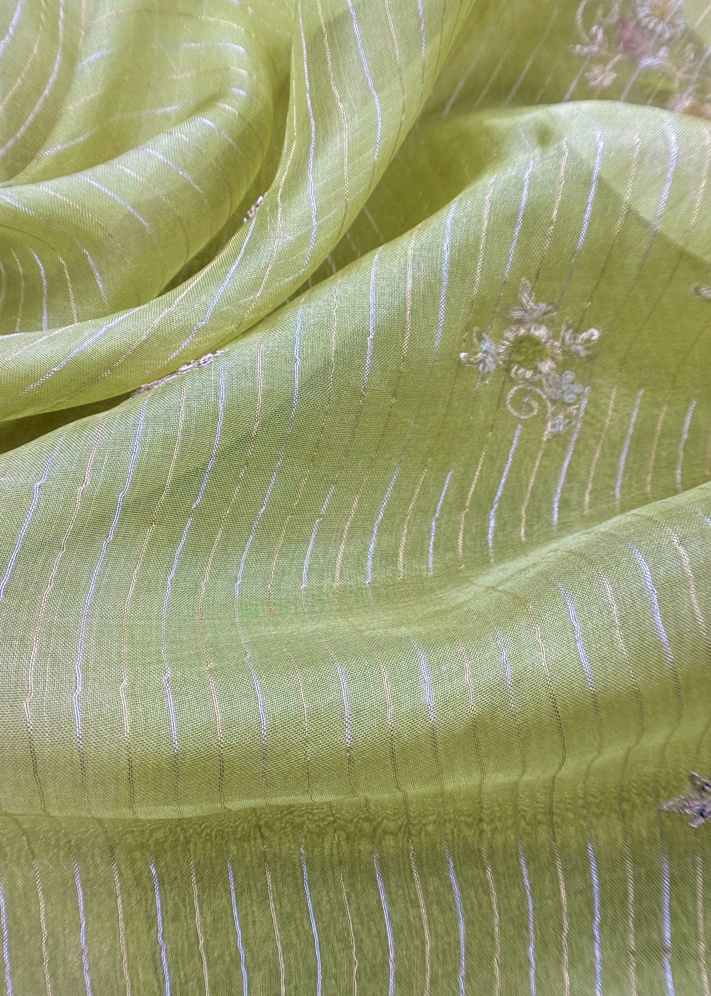 Kalasheel Luxe Green Pure Crushed Tissue Kurta And Organza Dupatta With Zardosi And Dabka Handwork