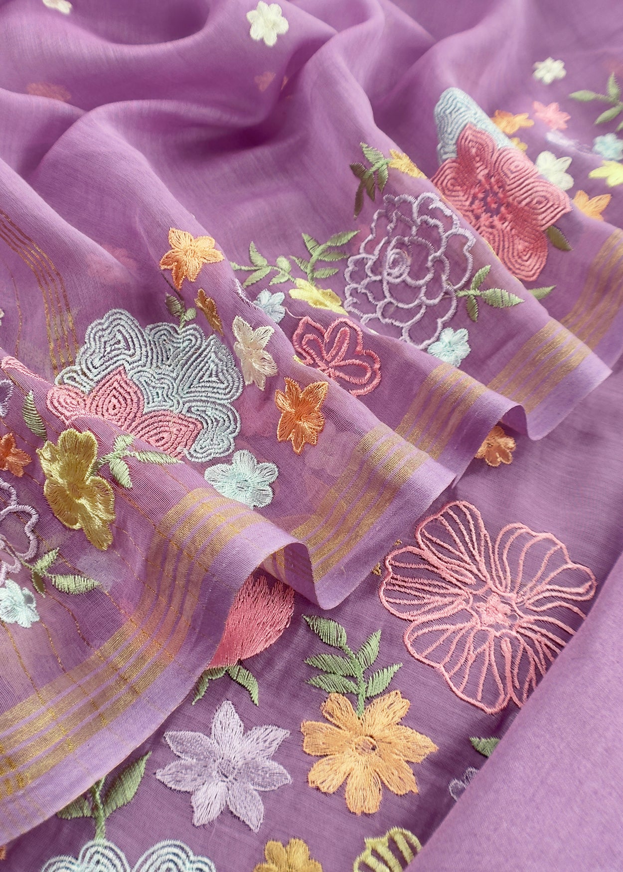 Mul cotton suit with flower embroidery

