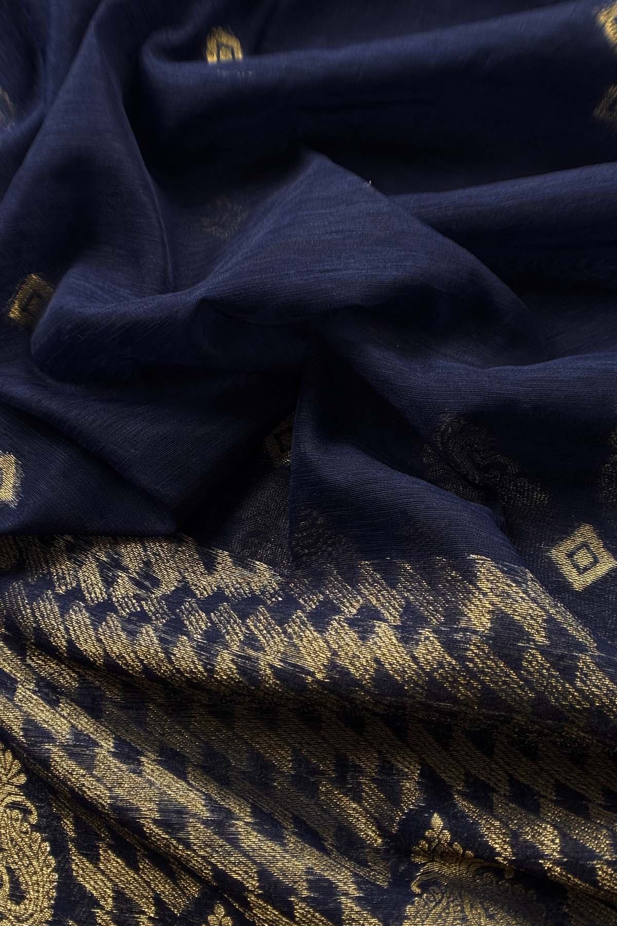 jamdani weaved suit for gifting mom

