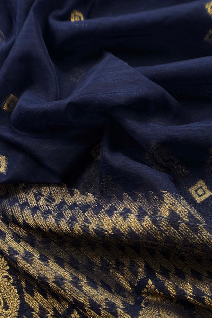 jamdani weaved suit for gifting mom

