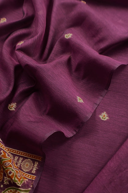 jamdani weaved suit for gifting mom

