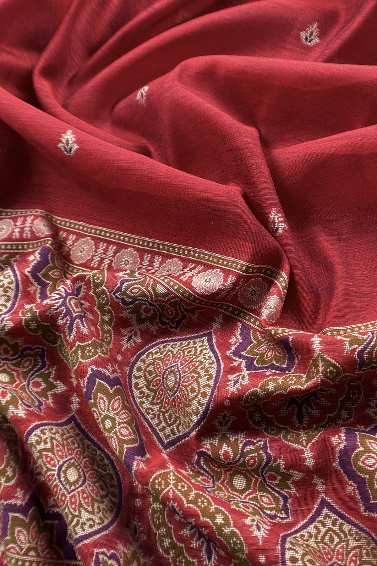 jamdani weaved suit for gifting mom

