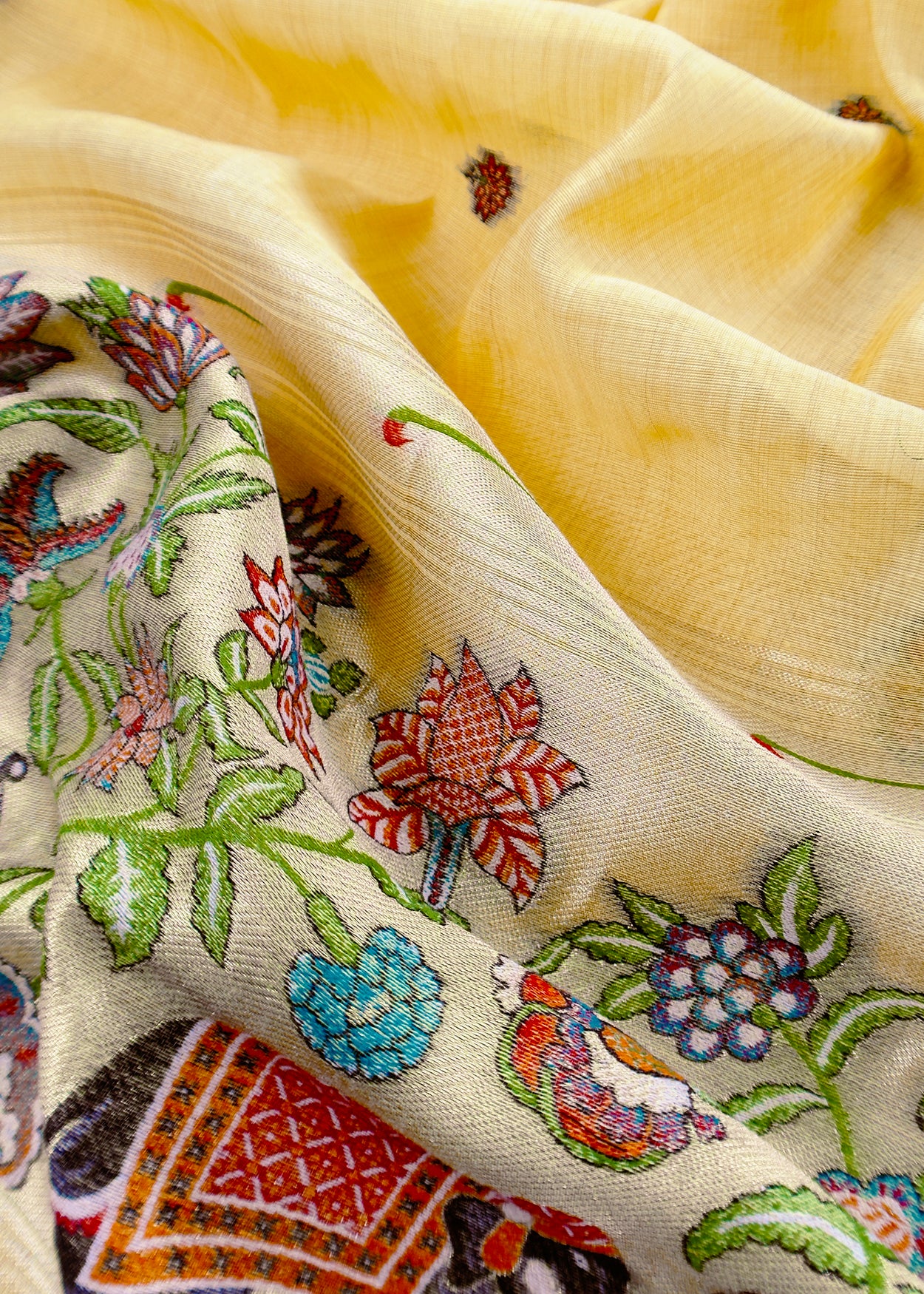 jamdani weaved suit for gifting mom

