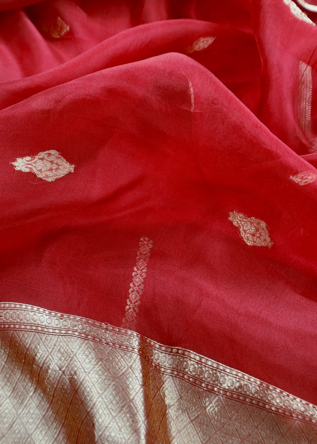 Red Handloom Silk Kurta And Kora Silk Dupatta With Kadwa Weaving