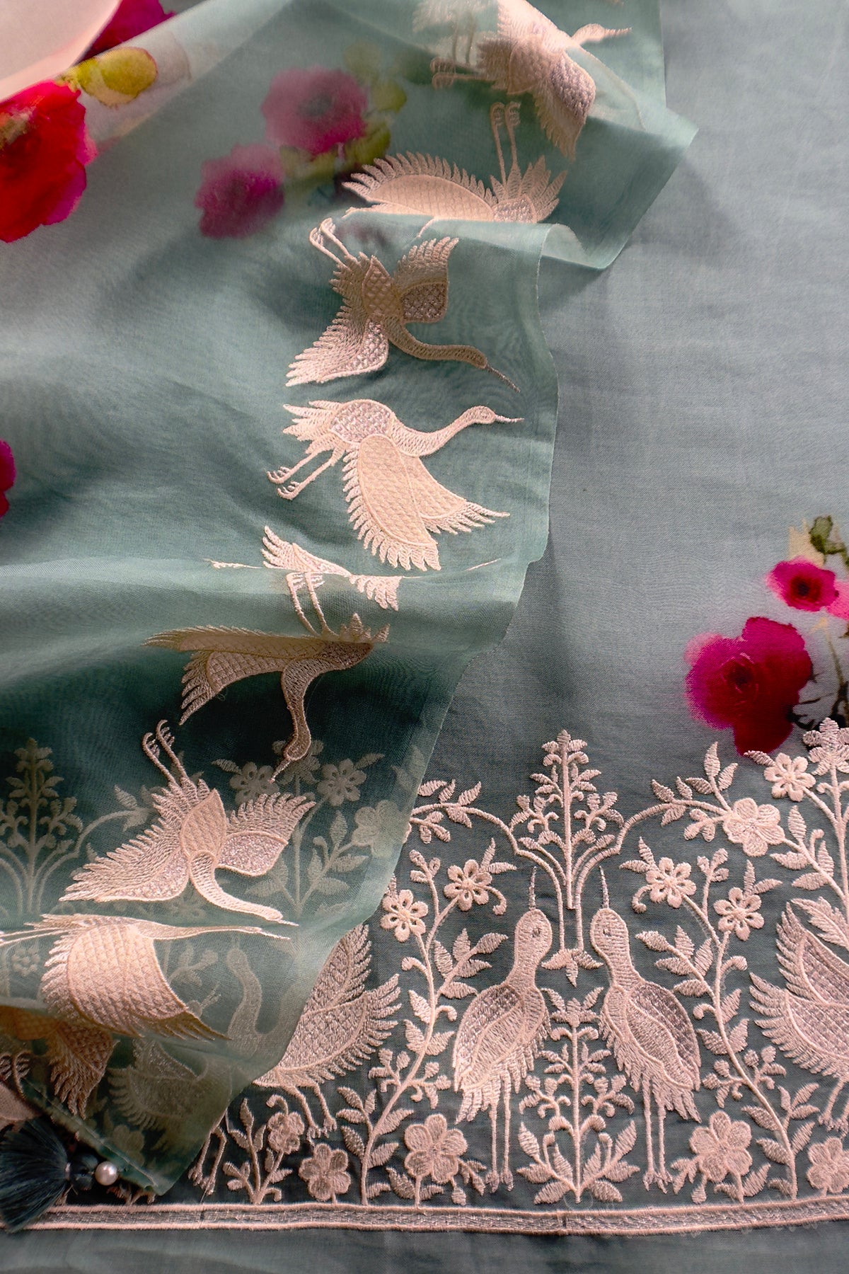 Organza silk suit with flamingo embroidery

