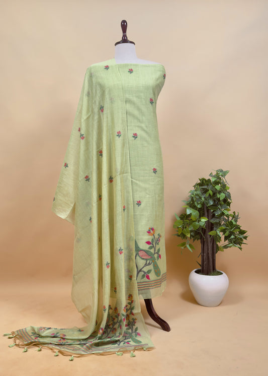 jamdani weaved suit for gifting mom

