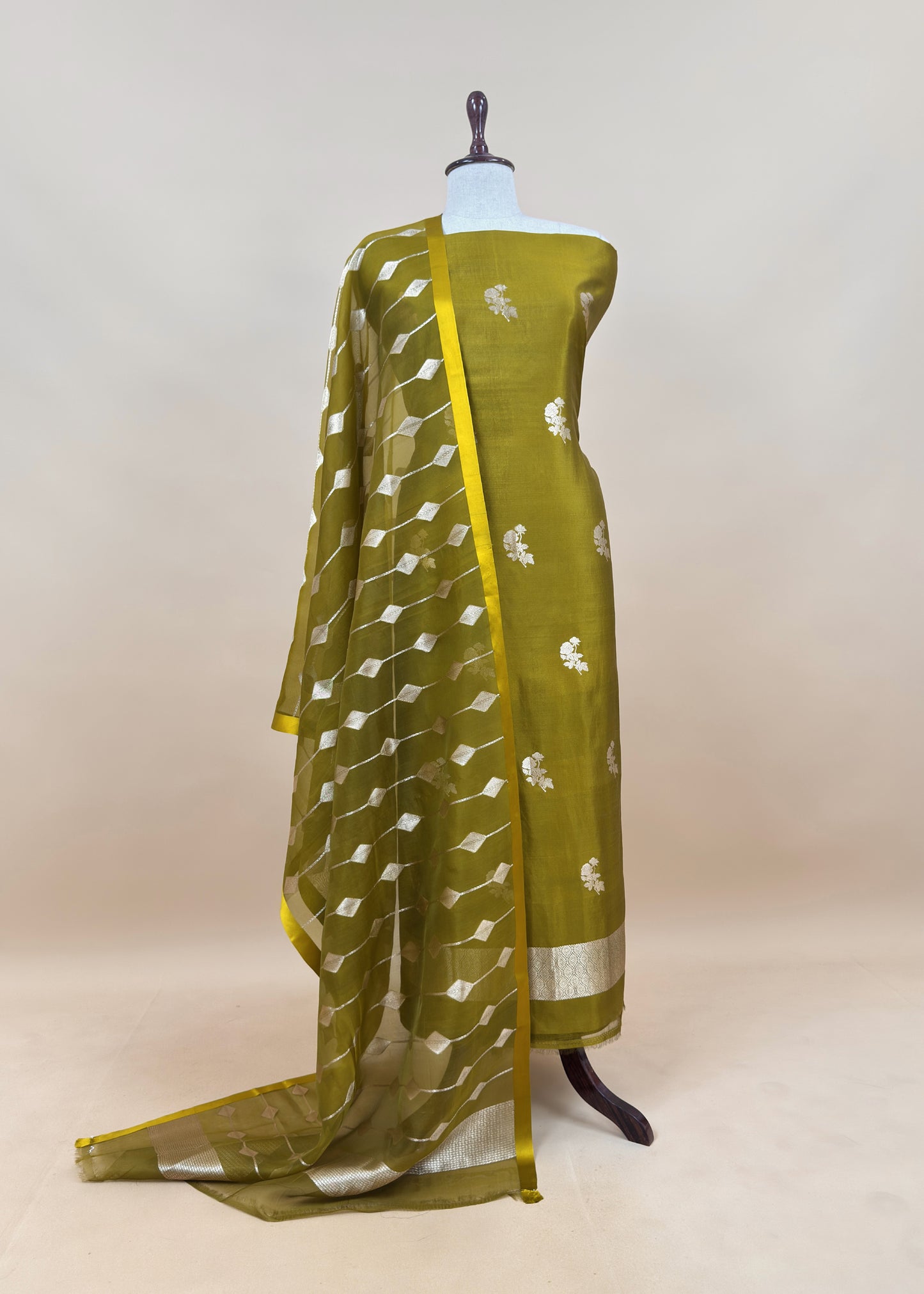 Apple Green Handloom Banarasi Silk Kurta And Kora Silk Dupatta With Kadwa Weaving