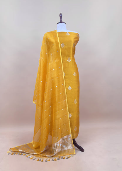 Handloom Silk Kurta and Kora Silk Dupatta with Gold Kadwa weaving
