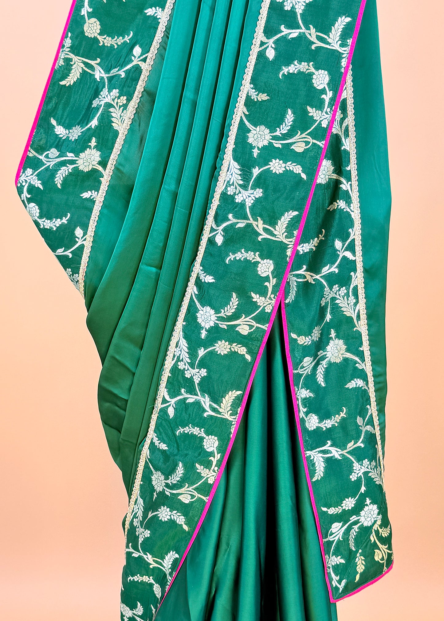 Bottle Green Handloom Silk Saree With Zari Weaving