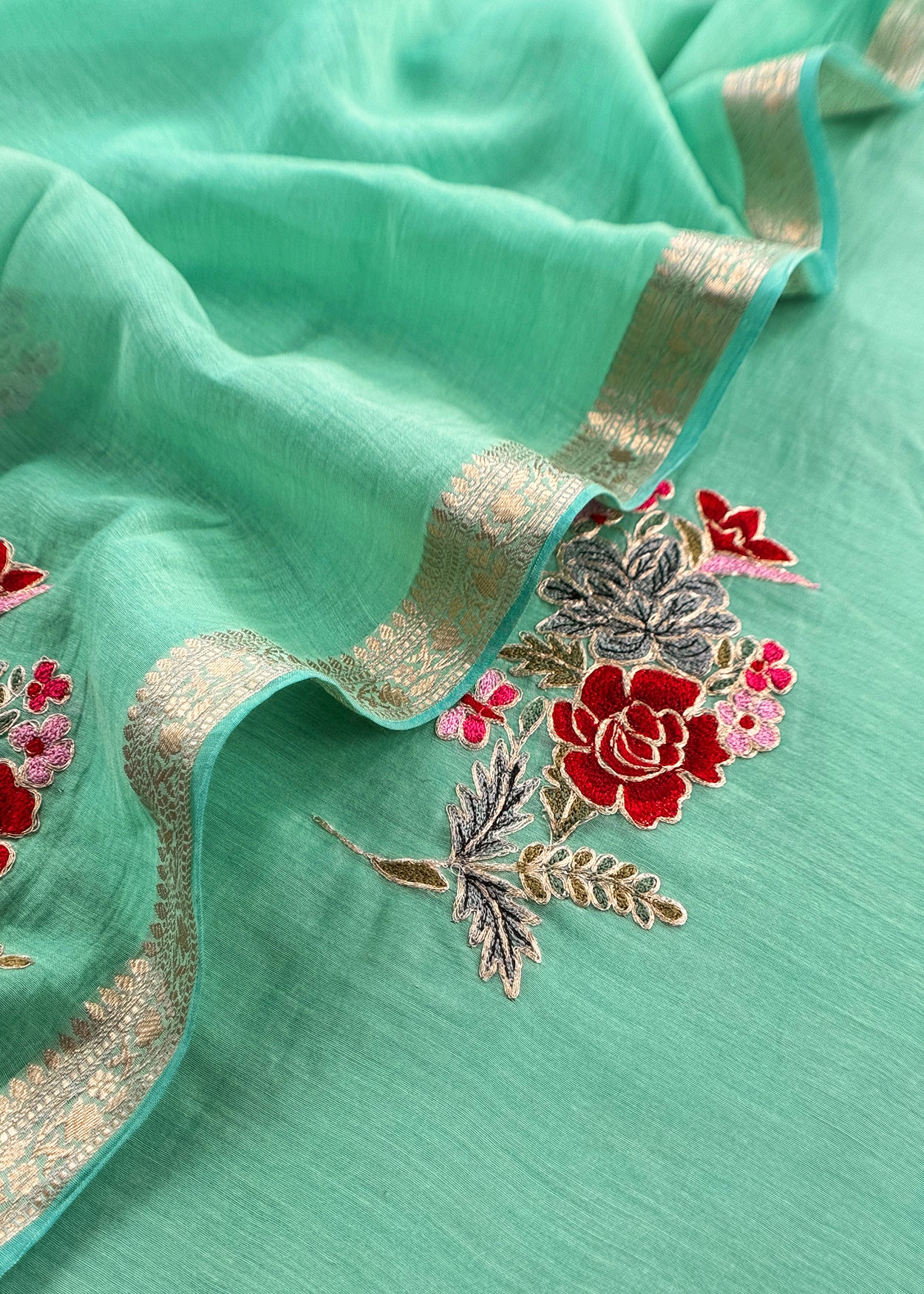 Premium quality mulmul unstitched suit with dupatta

