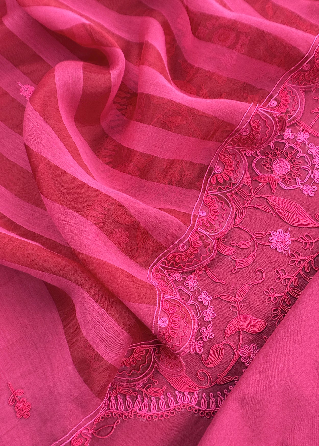 Mulmul unstitched suit gifting for women

