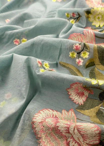Mul cotton suit with flower embroidery

