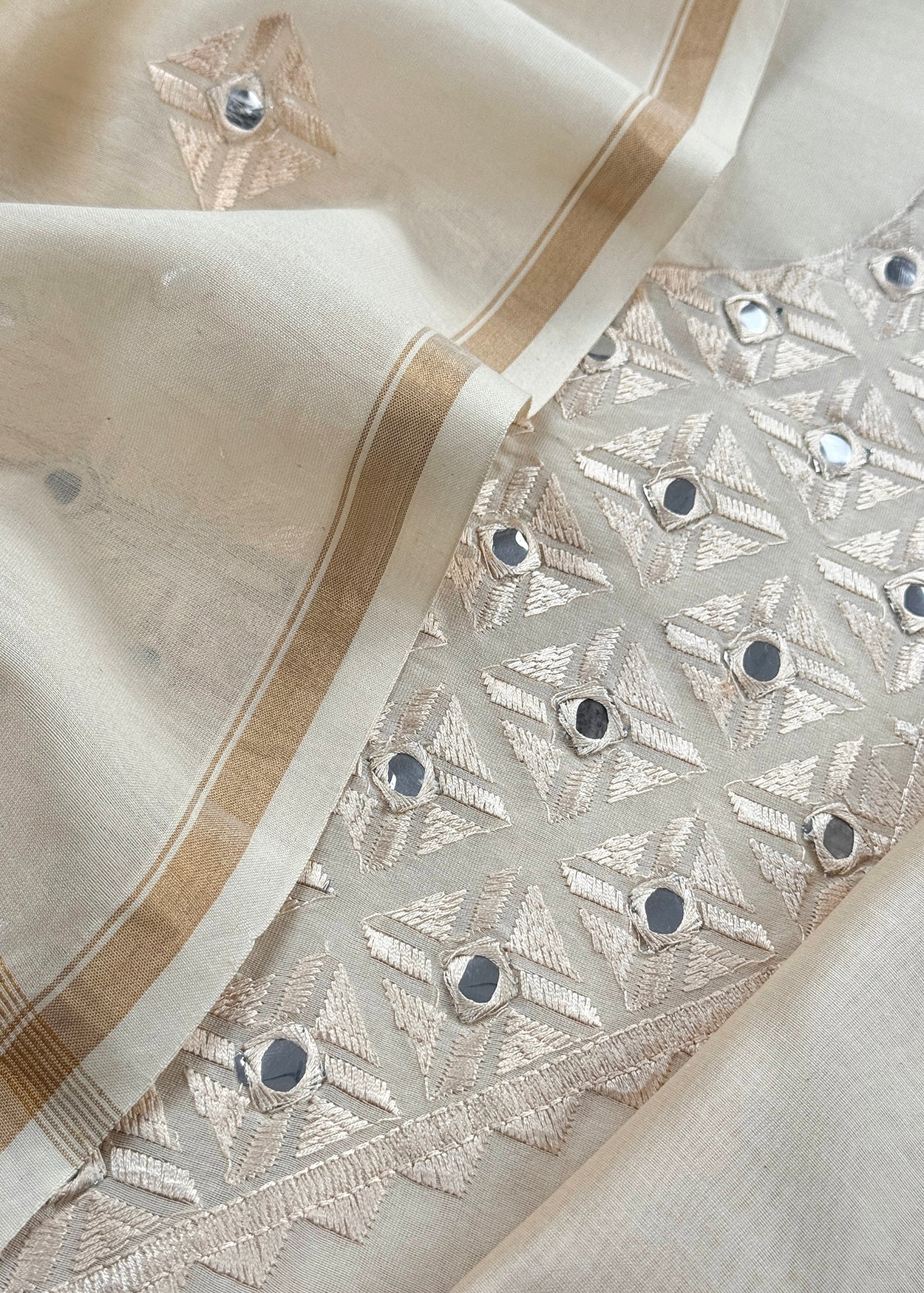Mul unstitched suit set at the best price

