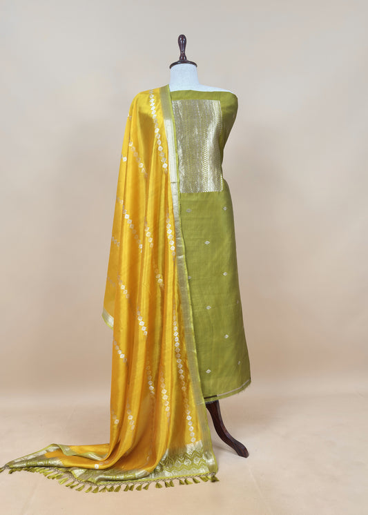 Mehndi Green Handloom Banarasi Silk Kurta And Kora Silk Dupatta With Kadwa Weaving