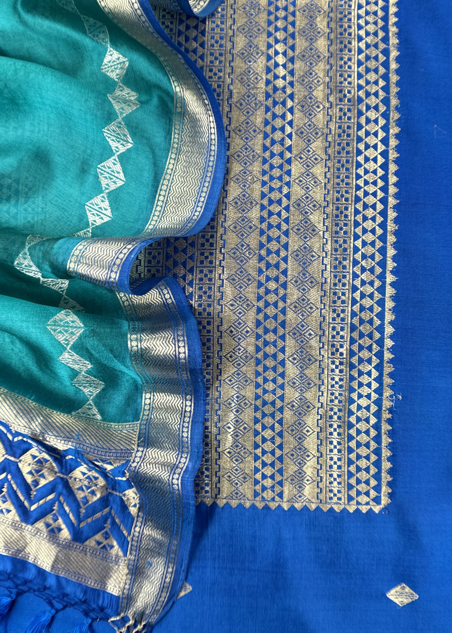 Azure Blue Handloom Banarasi Silk Kurta And Silk Dupatta with Kadwa Weaving