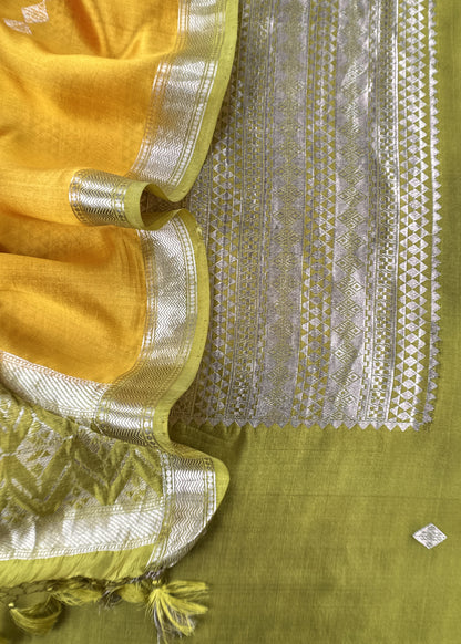 Mehndi Green Handloom Banarasi Silk Kurta And  Silk Dupatta With Kadwa Weaving