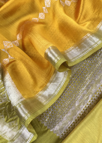 Mehndi Green Handloom Banarasi Silk Kurta And  Silk Dupatta With Kadwa Weaving