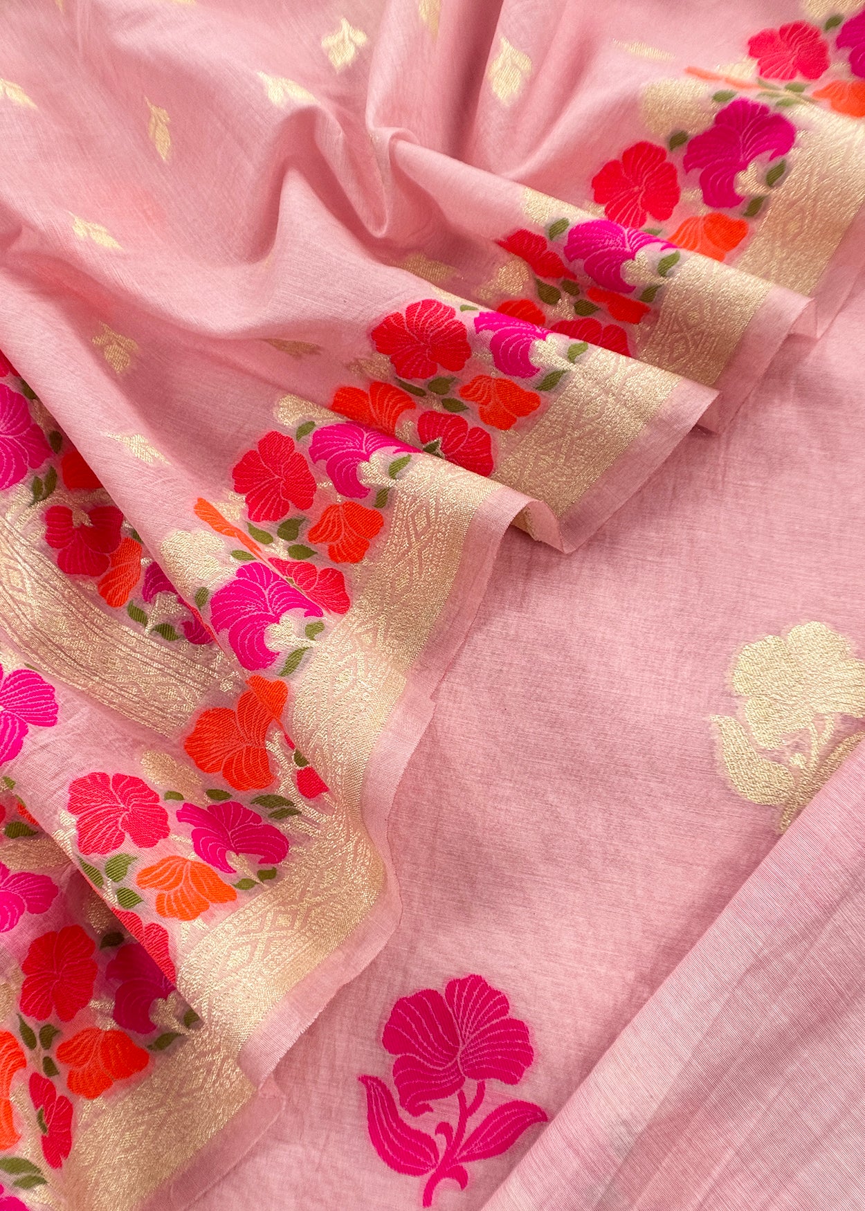 Banarasi meenakari suit in pure Cotton Suit.

