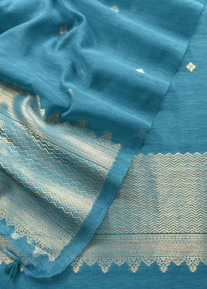 jamdani weaved suit for gifting mom


