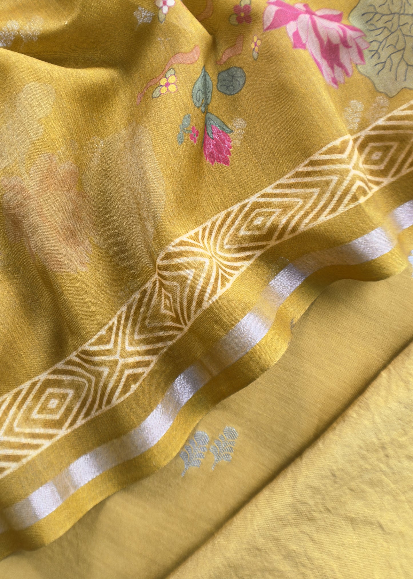 Timeless banarasi suit for ethnic wardrobe

