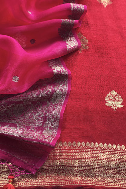 Red Handloom Raw Silk Kurta And Kora Silk Dupatta With Kadwa Weaving