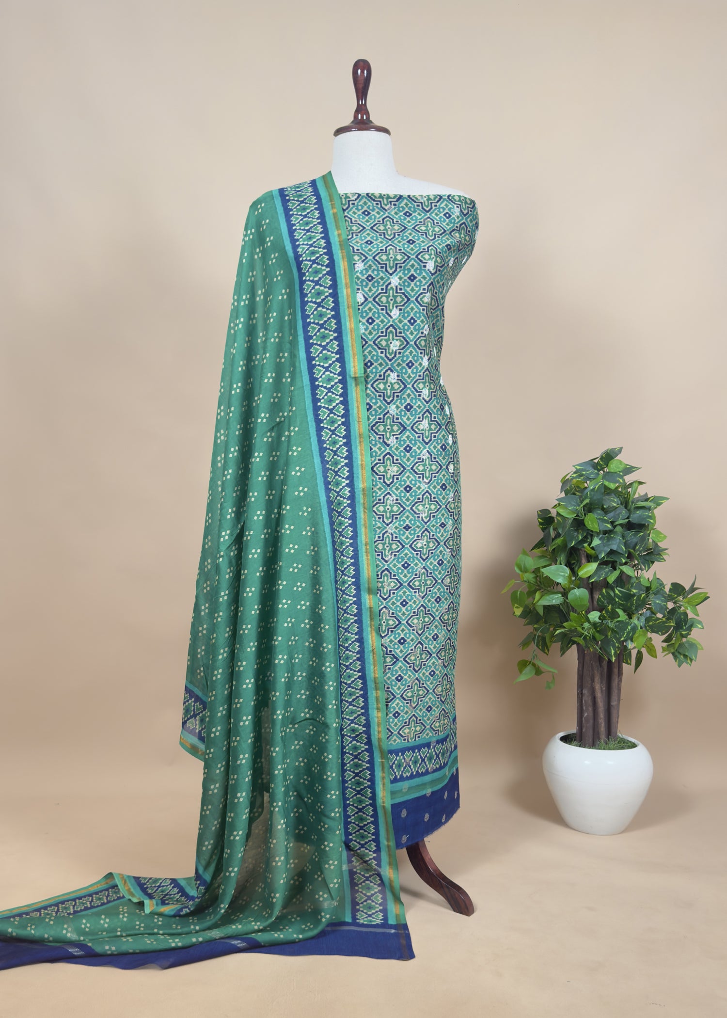 Buy Maheshwari silk suit at online

