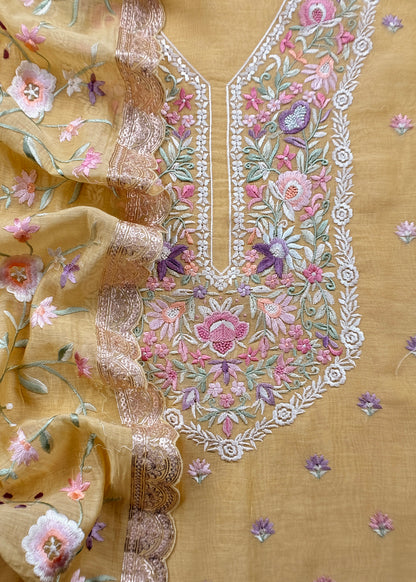 Mulmul suit set with flower embroidered

