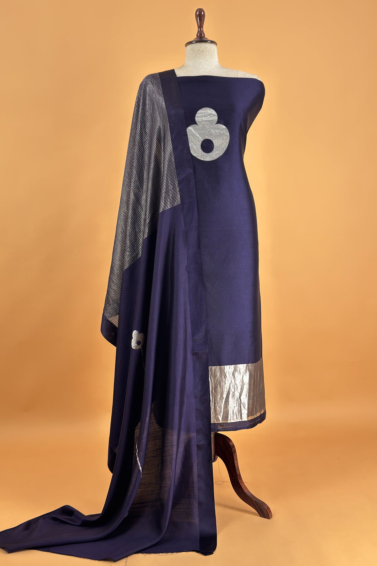 Premium quality silk suit with kadwa weaving dupatta


