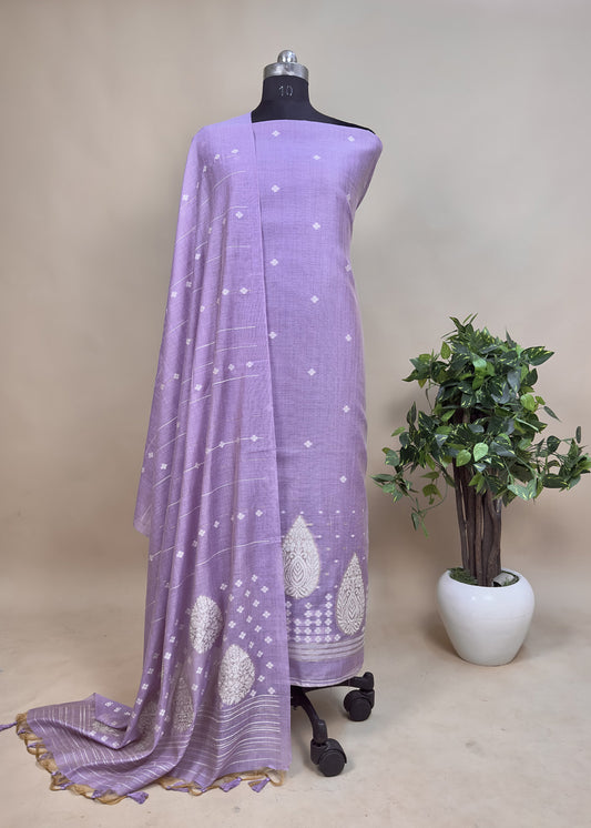 jamdani weaved suit for gifting mom

