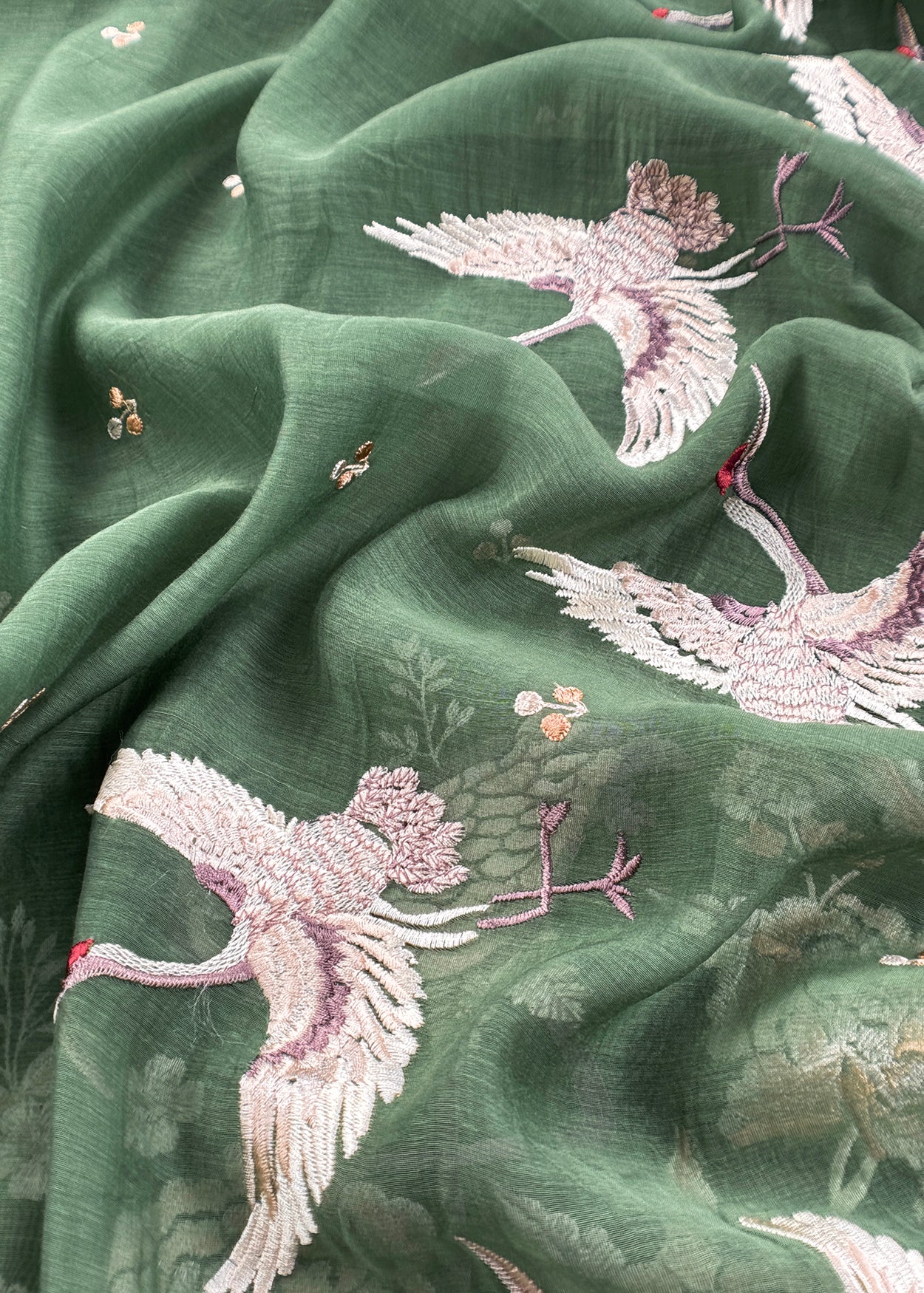 Mulmul suit set with flamingo flower embroidered

