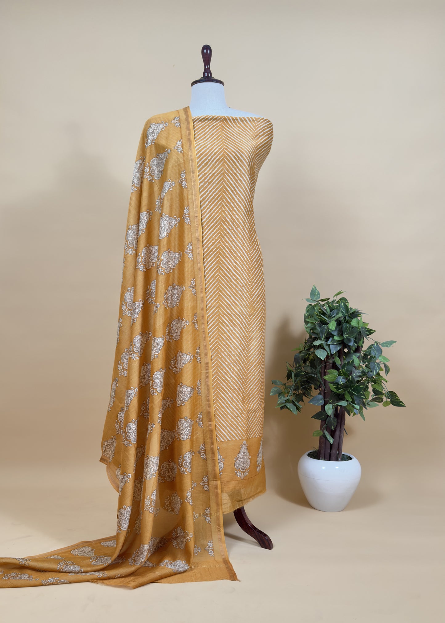 Reddish Pink Maheshwari Silk Unstitched Suit With Leheriya And Block Print