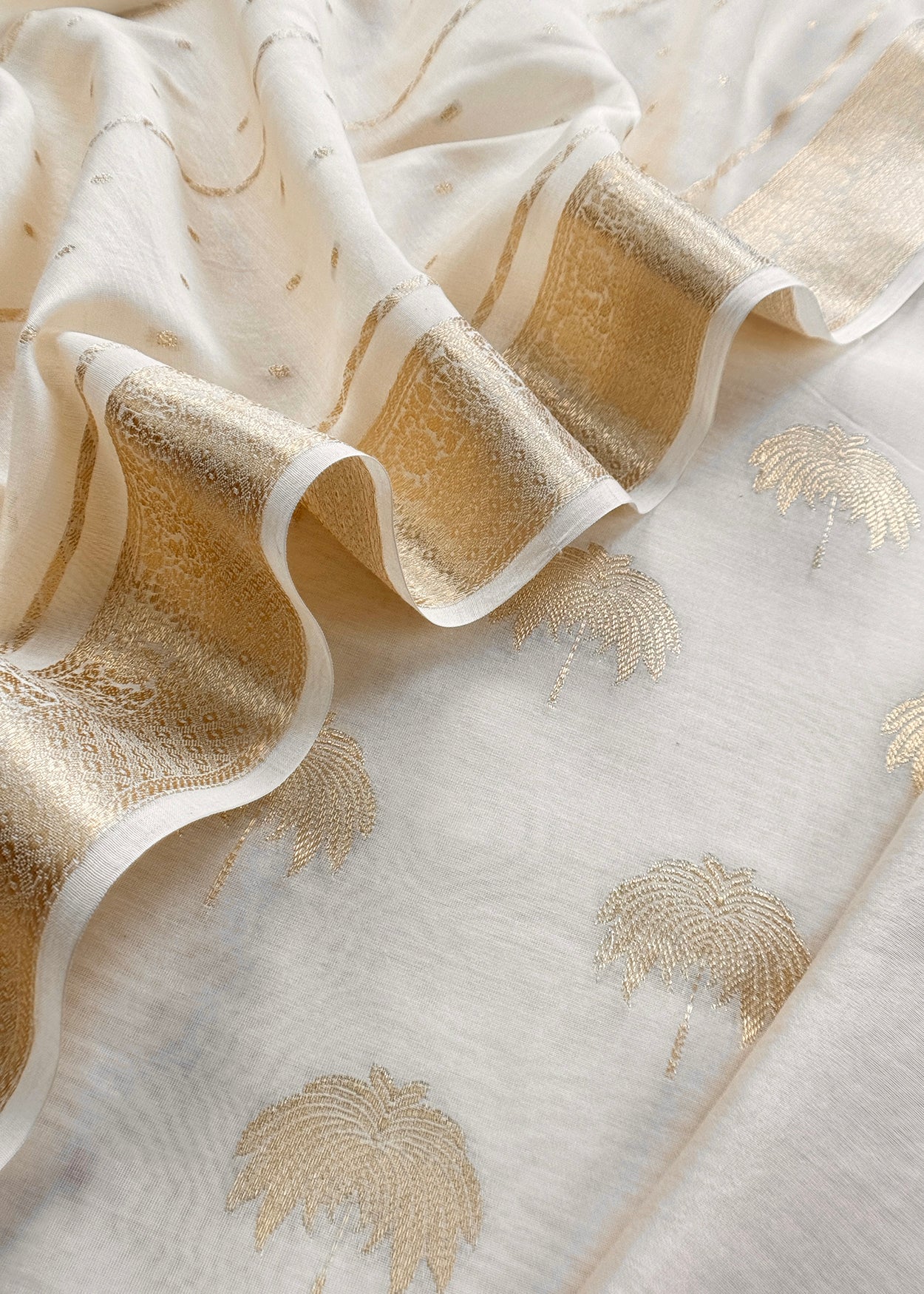 A Beautiful Banarasi Silk Suit For Online

