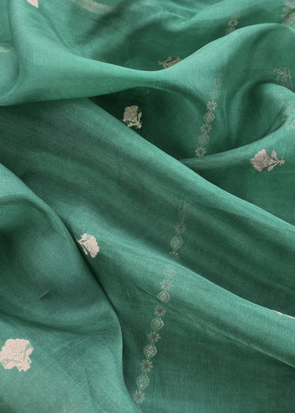 Green Handloom Silk Kurta And Kora Silk Dupatta With Kadwa Weaving
