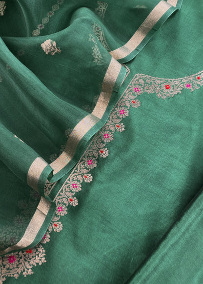 Green Handloom Silk Kurta And Kora Silk Dupatta With Kadwa Weaving