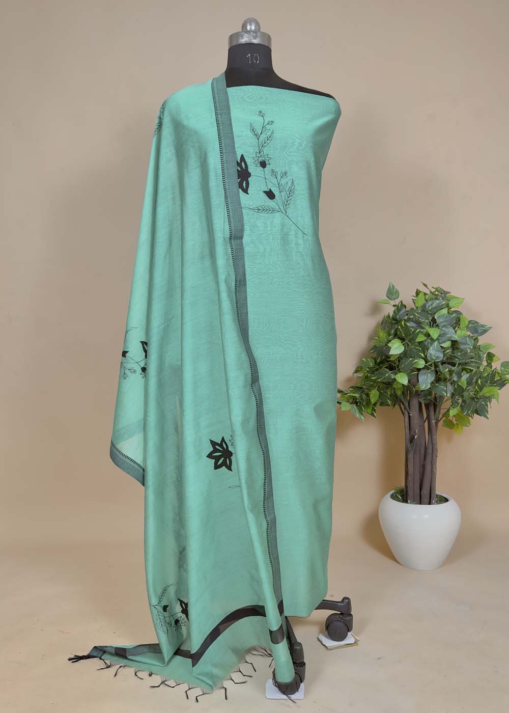 Green Maheshwari Suit Set With Apliq Work