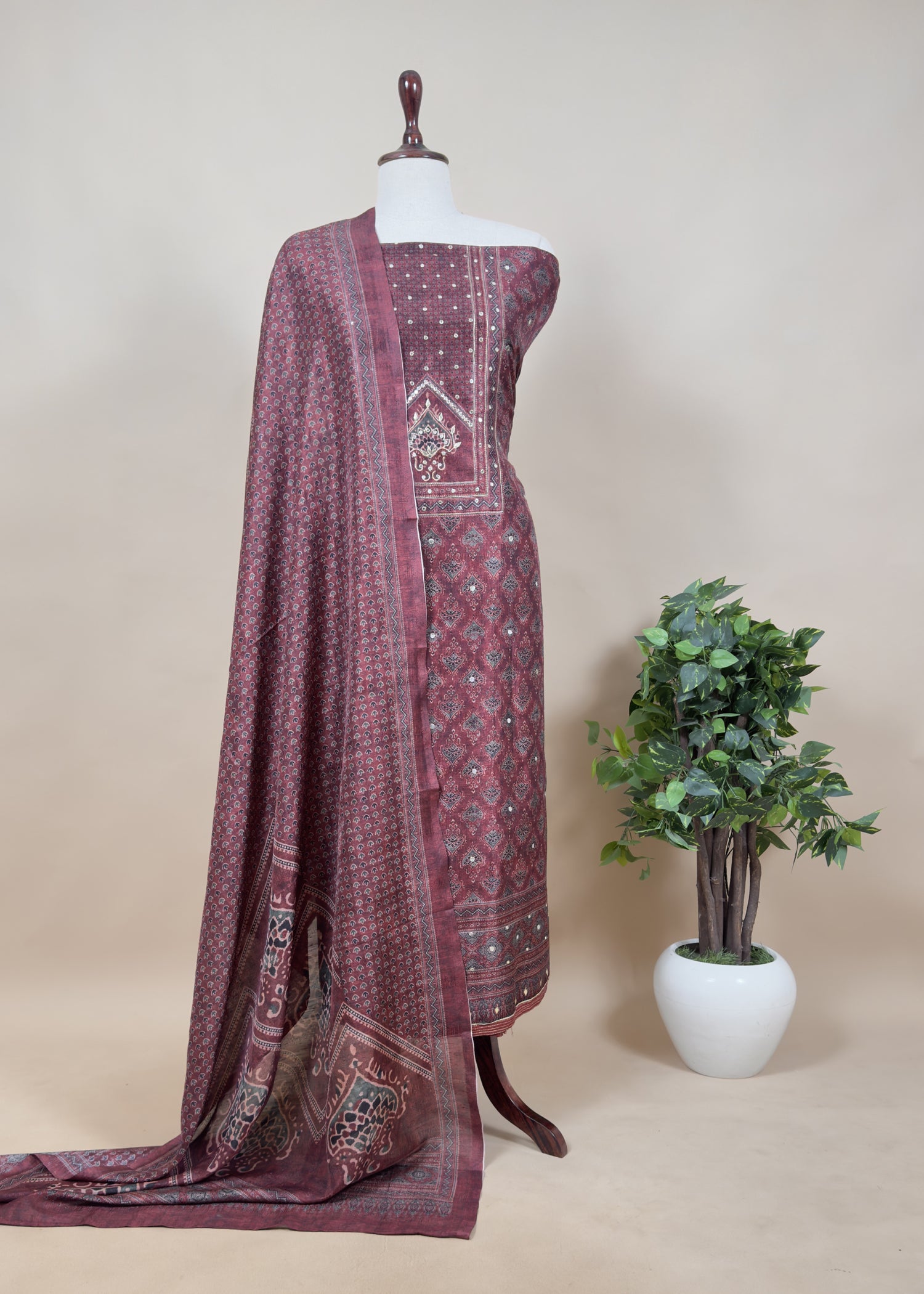 unstitched tussar suit with dupatta

